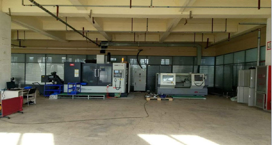 機械加工中心設備安裝調(diào)試完成